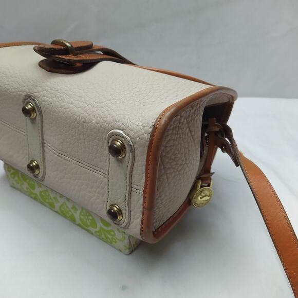 Dooney & Bourke Ivory Leather Flap Closure Crossbody Bag - VTG -Made in USA - Picture 10 of 16
